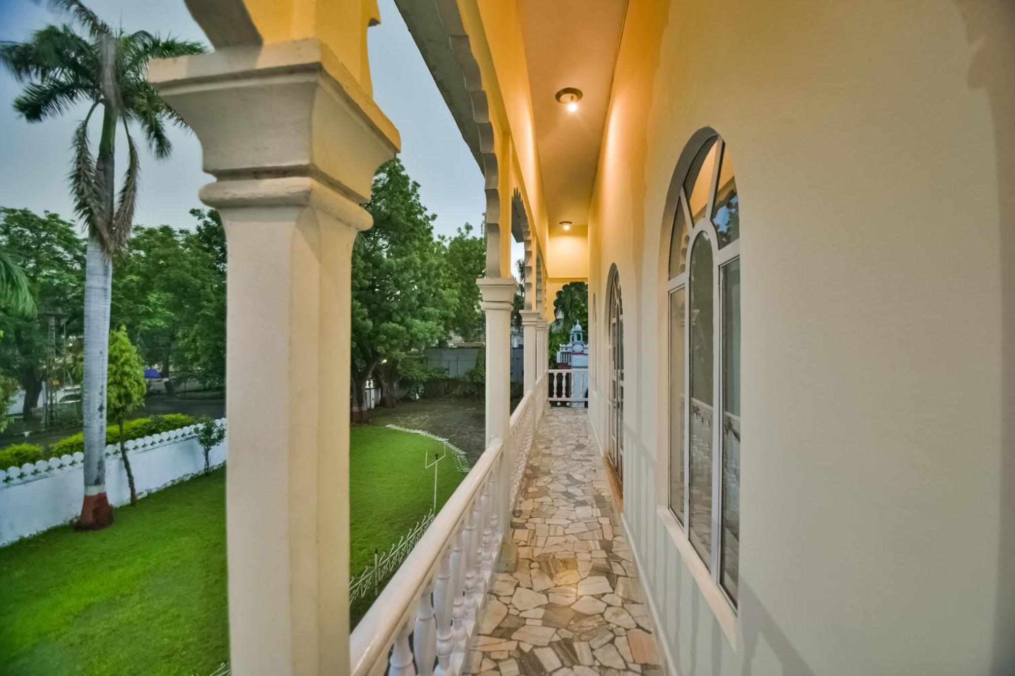 Hotel O Raj Kesar Tirath Kültér fotó