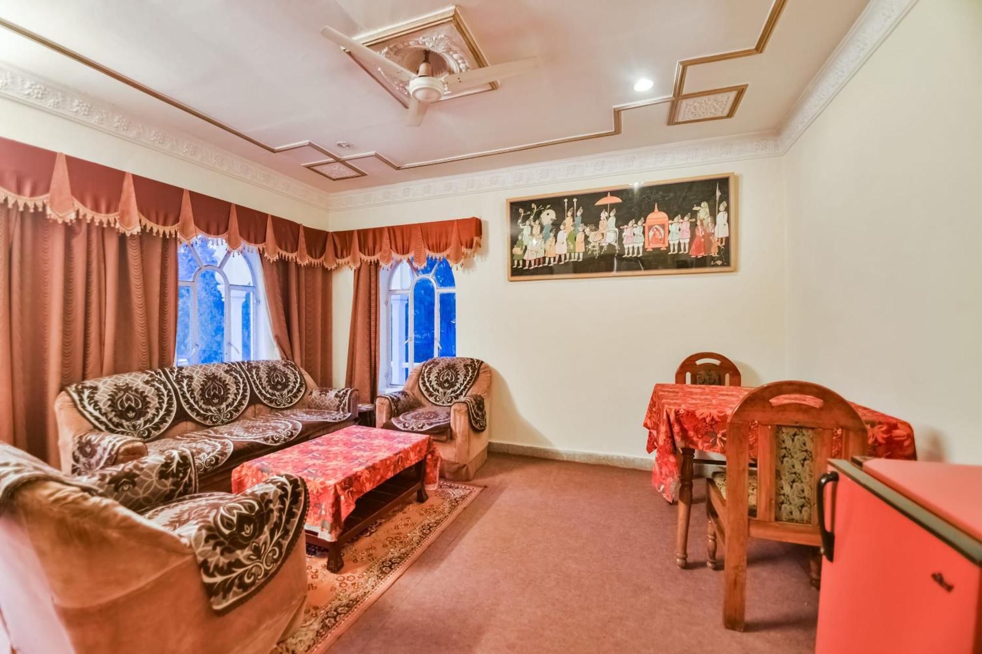 Hotel O Raj Kesar Tirath Kültér fotó